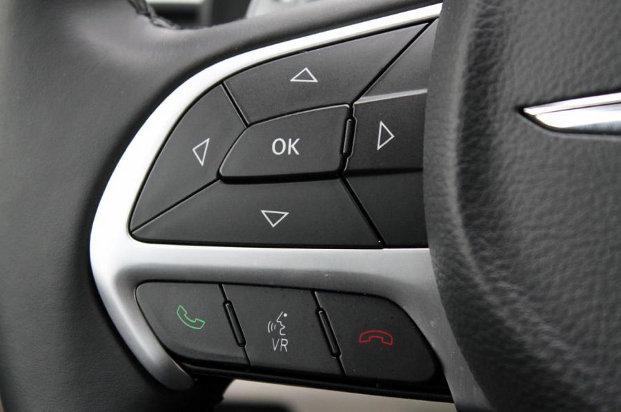  Chrysler 200 2015 года  (фото 171 из 207)